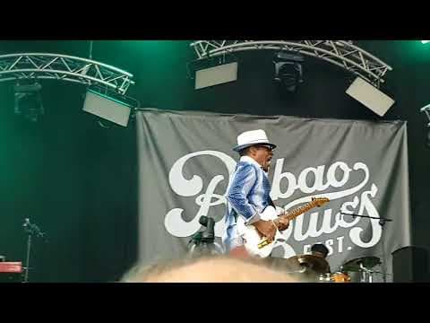 Miniatura del vídeo de VASTI JACKSON