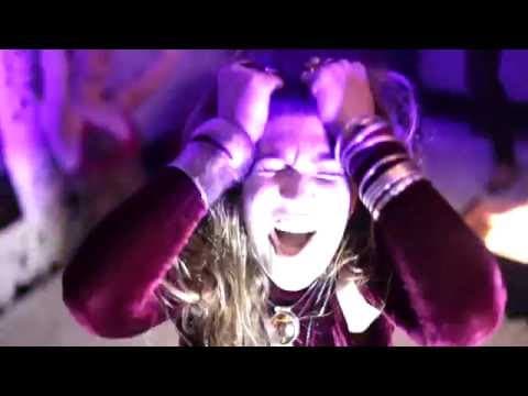 Miniatura del vídeo de RAIN MAMA