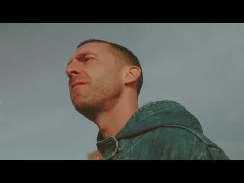 Miniatura del vídeo de MILES KANE