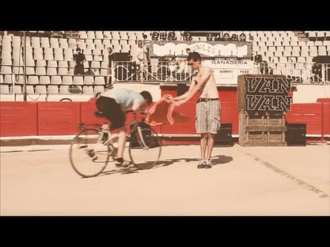 Miniatura del vídeo de LOS RETROVISORES