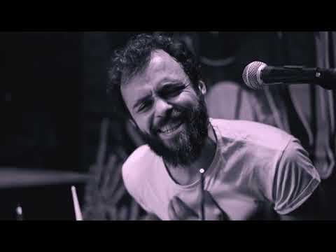 Miniatura del vídeo de CONCIERTO YOUNG YELLOW PRICKS - ARCTIC MONKEYS TRIBUTE